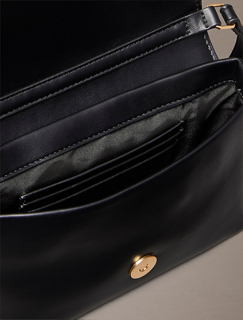 Calvin Klein Siyah Renkli Kadın Bold Ck Flap Çapraz Çanta