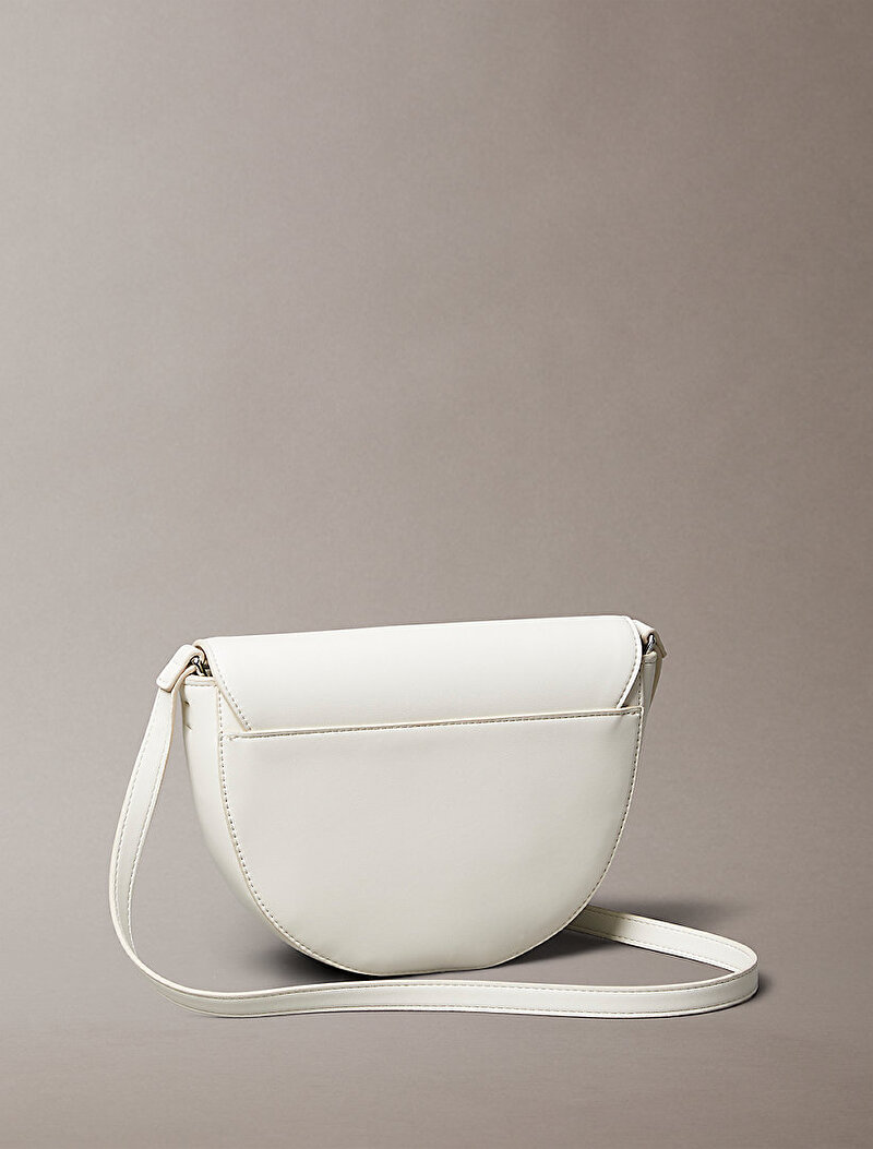 Calvin Klein Beyaz Renkli Kadın Bold Ck Saddle Çapraz Çanta