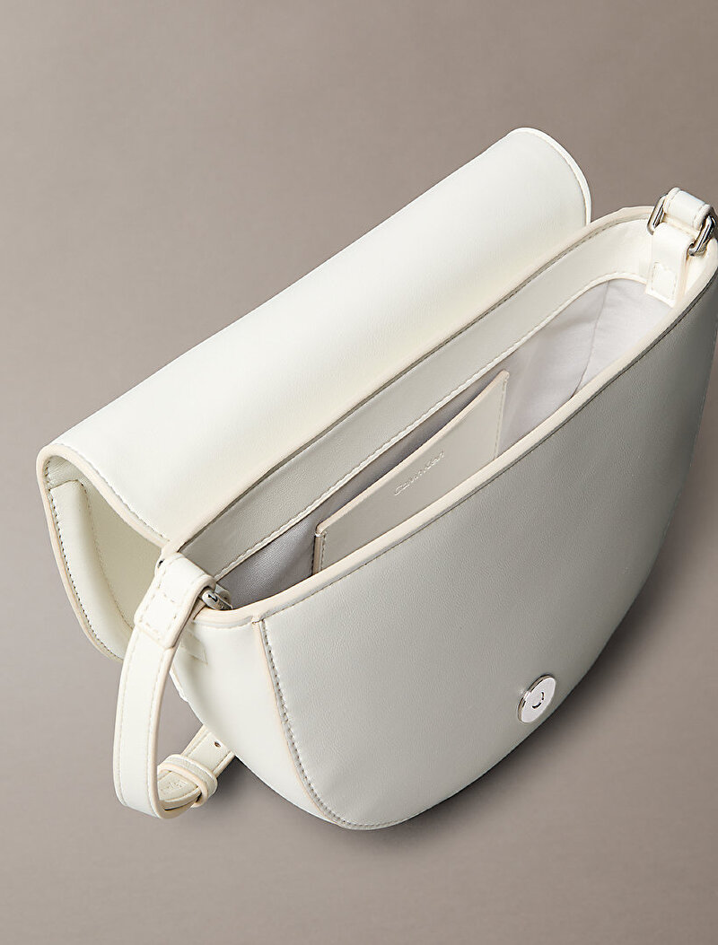 Calvin Klein Beyaz Renkli Kadın Bold Ck Saddle Çapraz Çanta