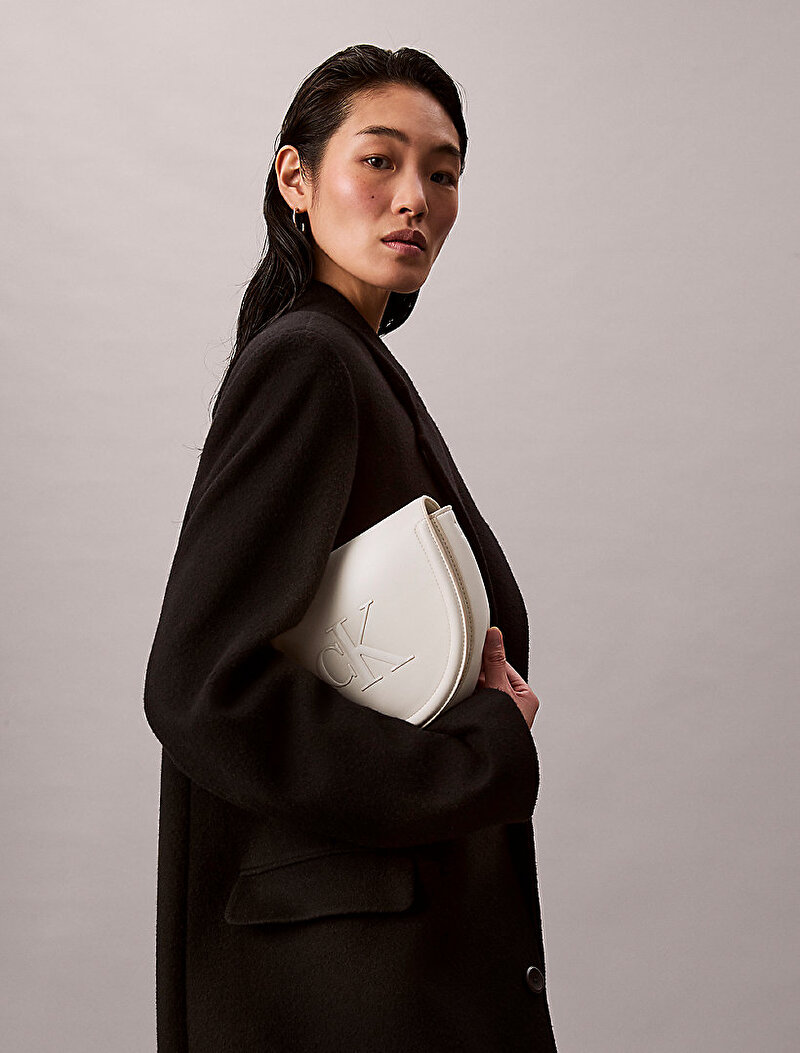 Calvin Klein Beyaz Renkli Kadın Bold Ck Saddle Çapraz Çanta