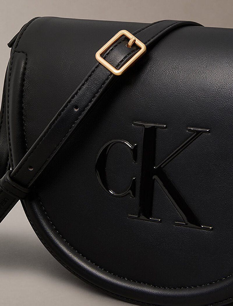 Calvin Klein Siyah Renkli Kadın Bold Ck Saddle Çapraz Çanta