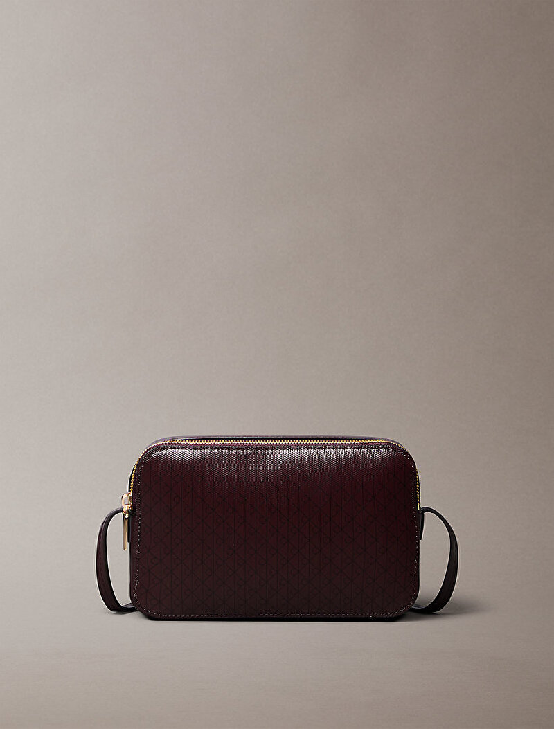 Calvin Klein Kırmızı Renkli Kadın Emblem Elongated Çapraz Çanta