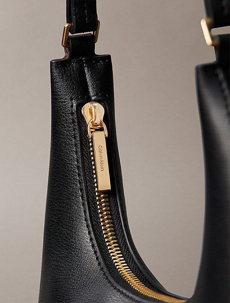 Calvin Klein Siyah Renkli Kadın Foil Logo Omuz Çantası