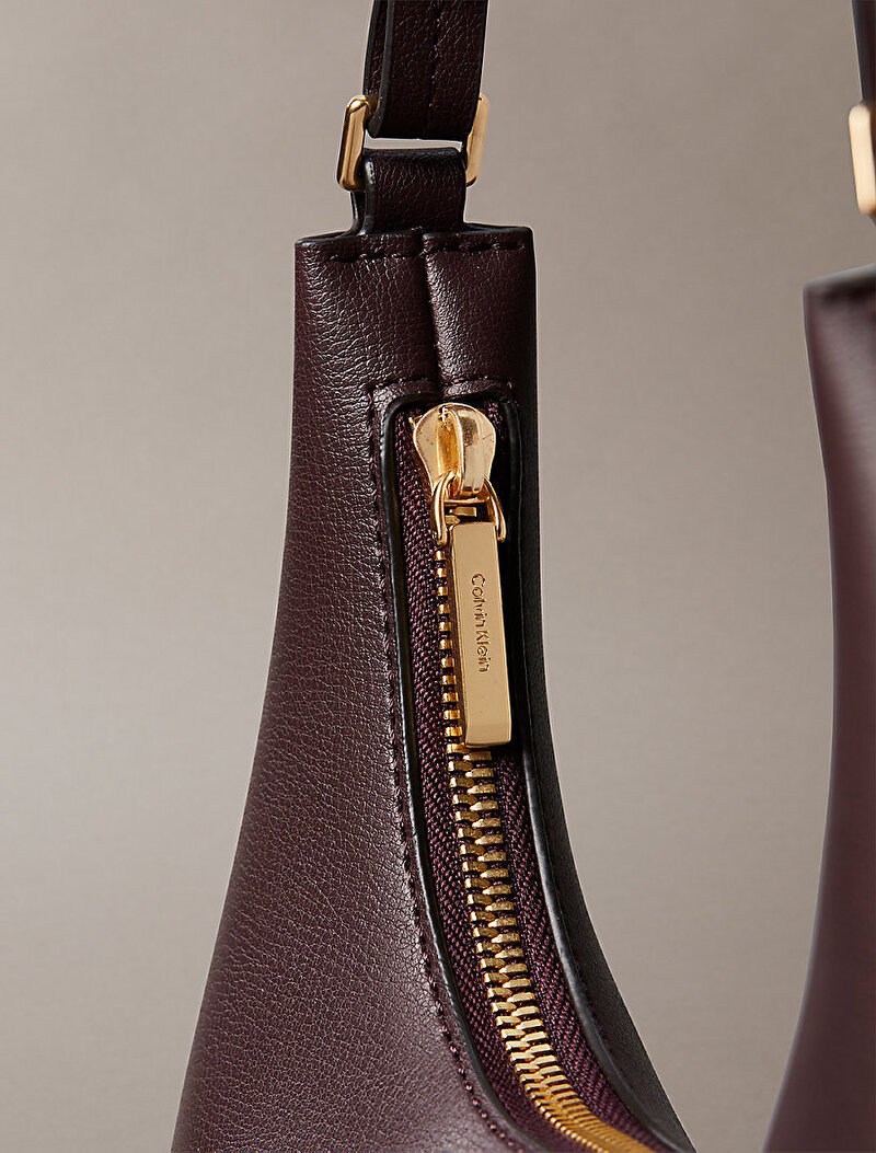 Calvin Klein Kırmızı Renkli Kadın Foil Logo Omuz Çantası