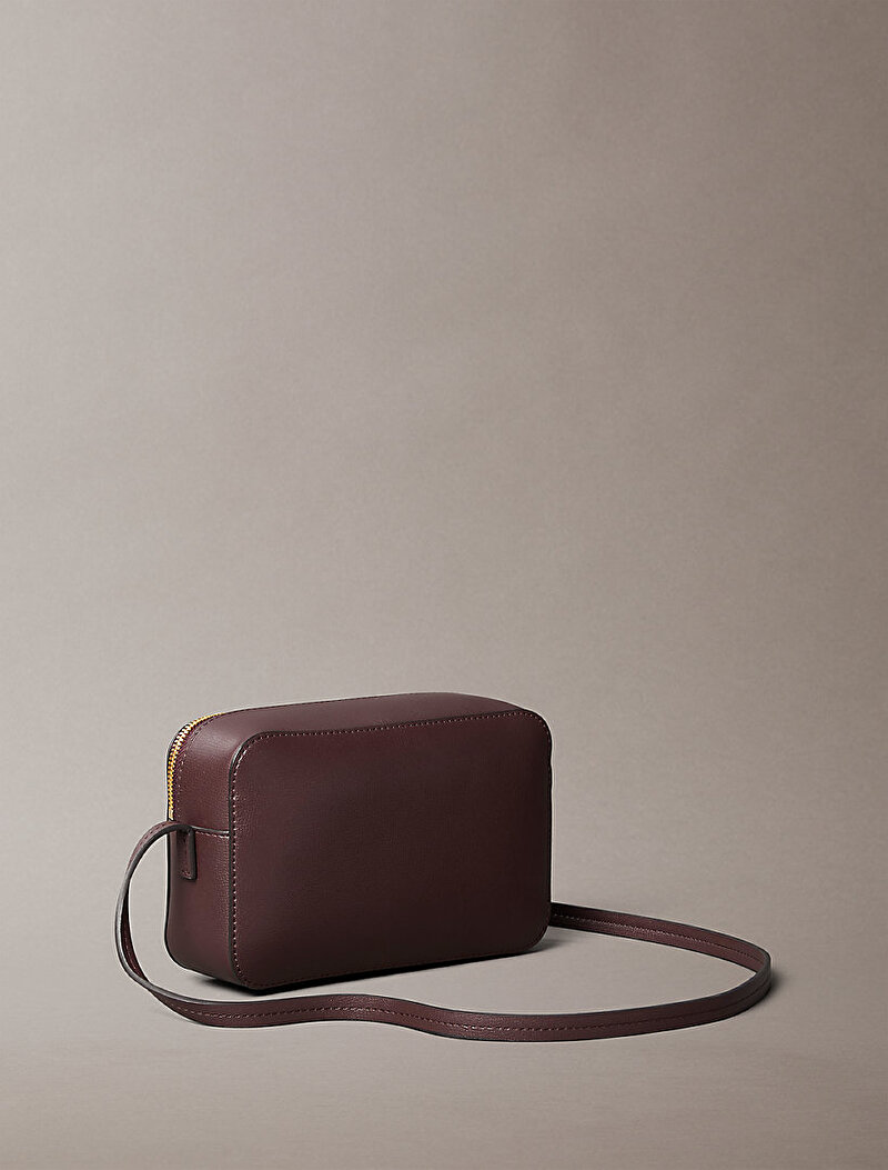 Calvin Klein Kırmızı Renkli Kadın Foil Logo Elongated Çapraz Çanta