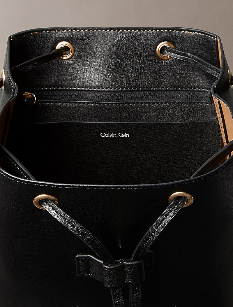 Calvin Klein Siyah Renkli Kadın Foil Logo Sırt Çantası
