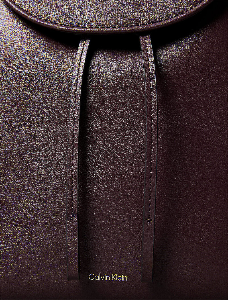 Calvin Klein Kırmızı Renkli Kadın Foil Logo Sırt Çantası