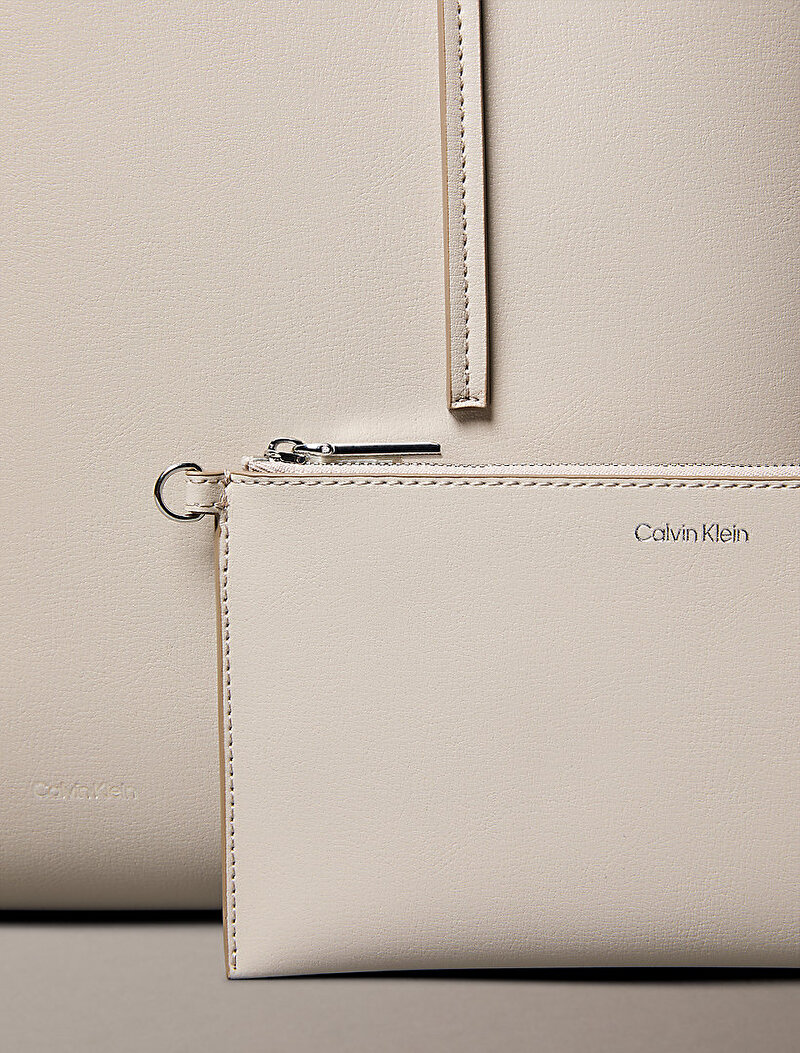 Calvin Klein Bej Renkli Kadın Foil Logo Tote Çanta