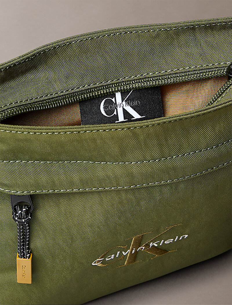 Calvin Klein Yeşil Renkli Erkek Bold Flatpack Çapraz Çanta