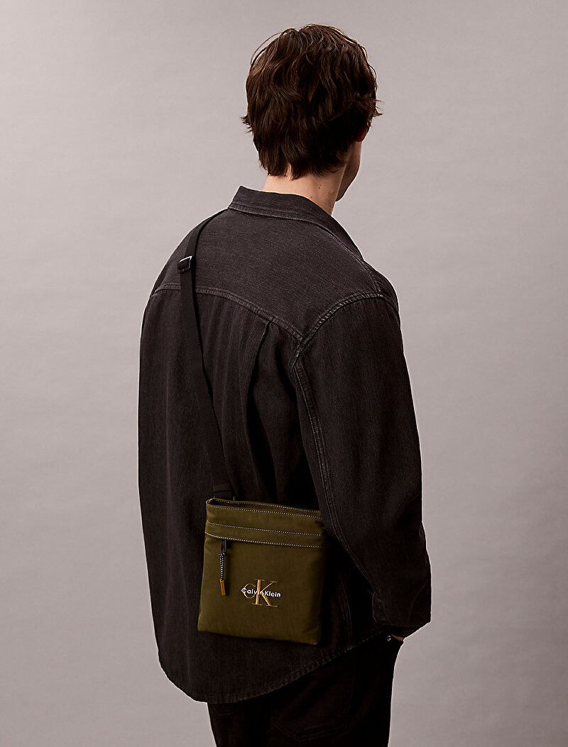 Calvin Klein Yeşil Renkli Erkek Bold Flatpack Çapraz Çanta
