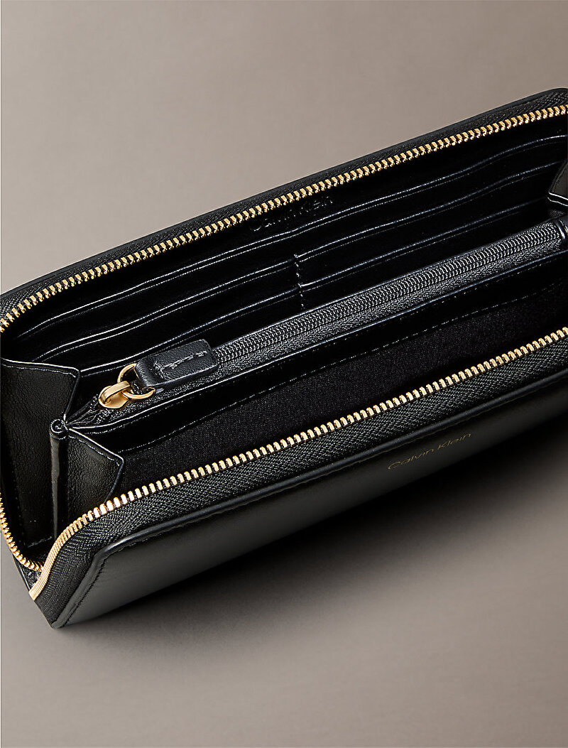 Calvin Klein Siyah Renkli Kadın CK Large Fermuarlı Cüzdan