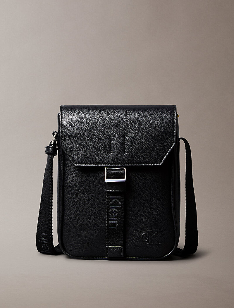 Calvin Klein Siyah Renkli Erkek Cargo Flap Reporter Çapraz Çanta