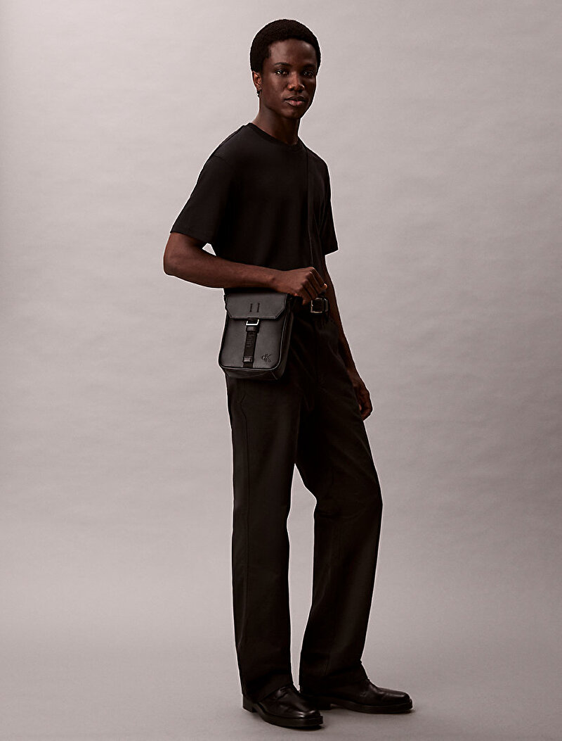 Calvin Klein Siyah Renkli Erkek Cargo Flap Reporter Çapraz Çanta