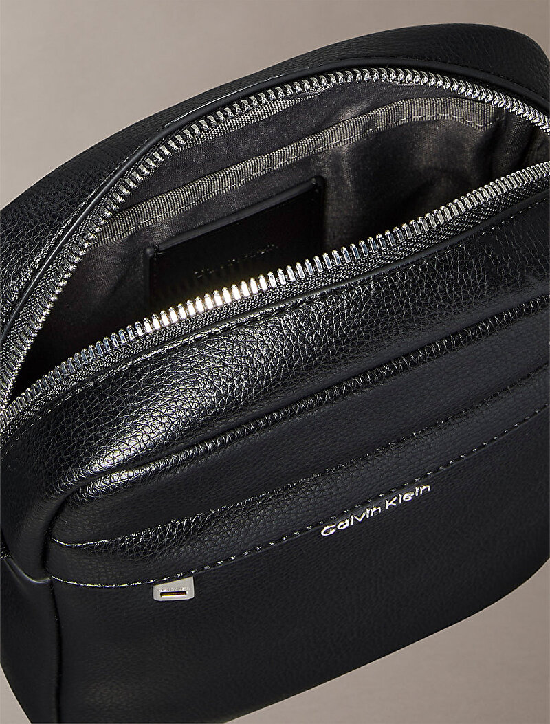 Calvin Klein Siyah Renkli Erkek Raised Reporter Çapraz Çanta