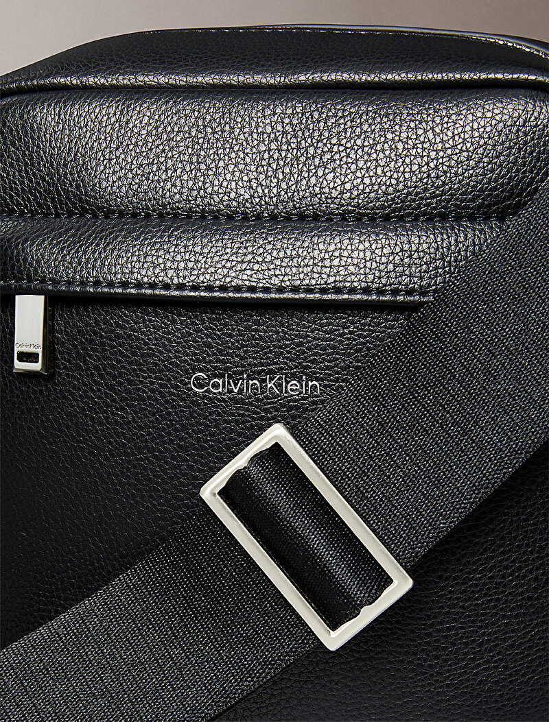 Calvin Klein Siyah Renkli Erkek Raised Reporter Çapraz Çanta