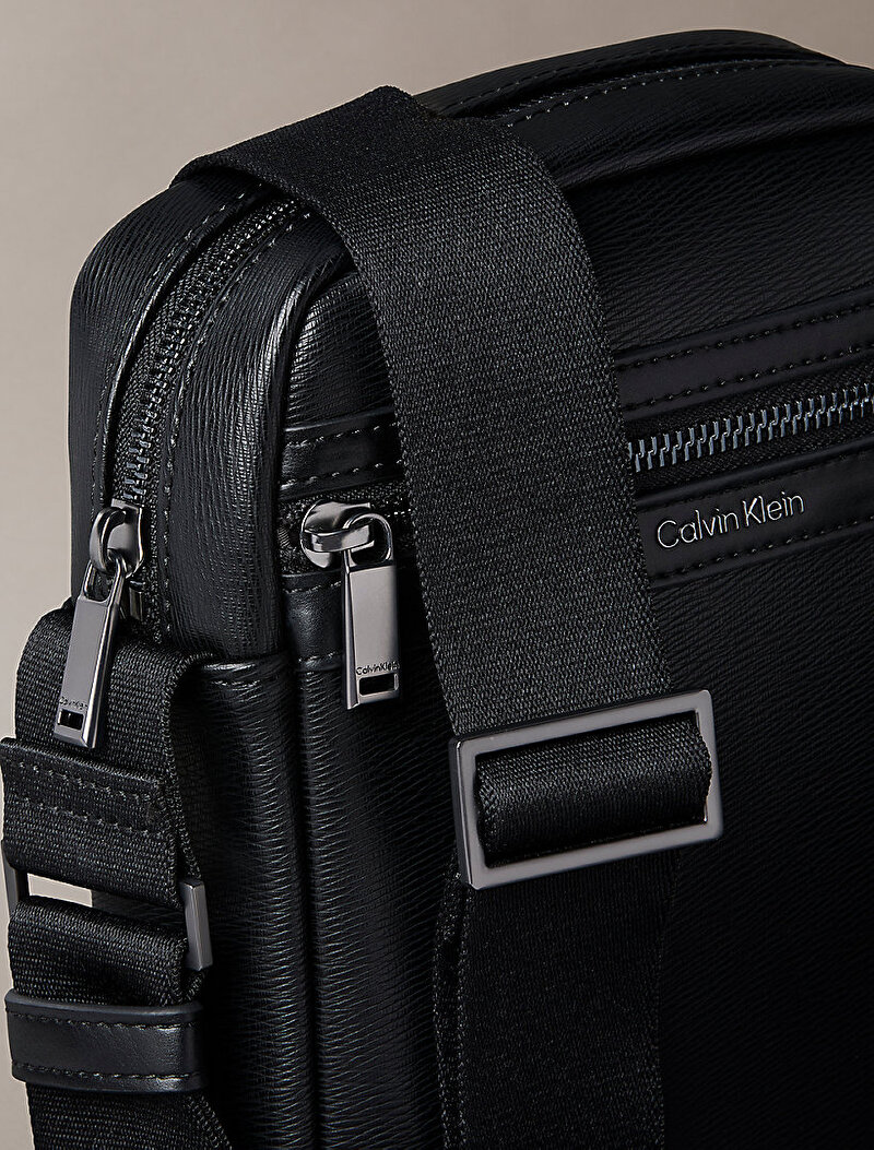 Calvin Klein Siyah Renkli Erkek Zip Reporter Çapraz Çanta