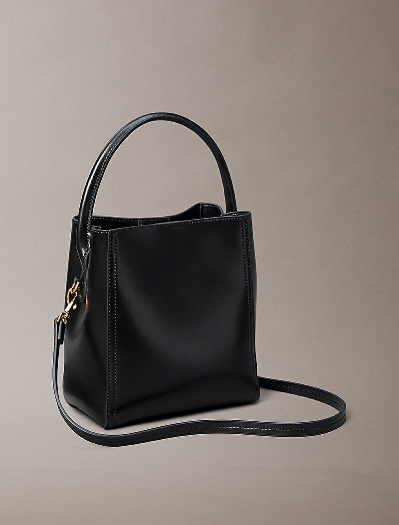 Calvin Klein Siyah Renkli Kadın CK Bucket With Strap Çanta
