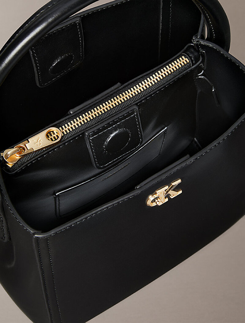 Calvin Klein Siyah Renkli Kadın CK Bucket With Strap Çanta
