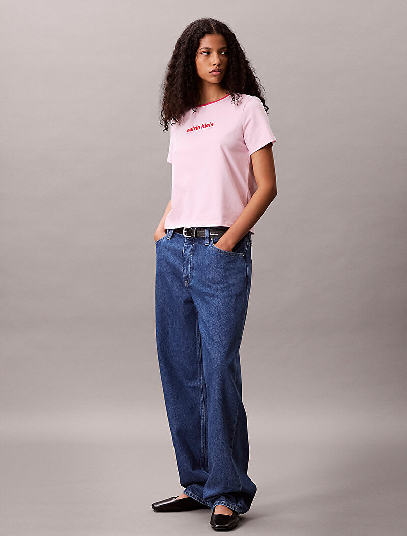 Calvin Klein Pembe Renkli Kadın Retro Logo Graphic T-shirt