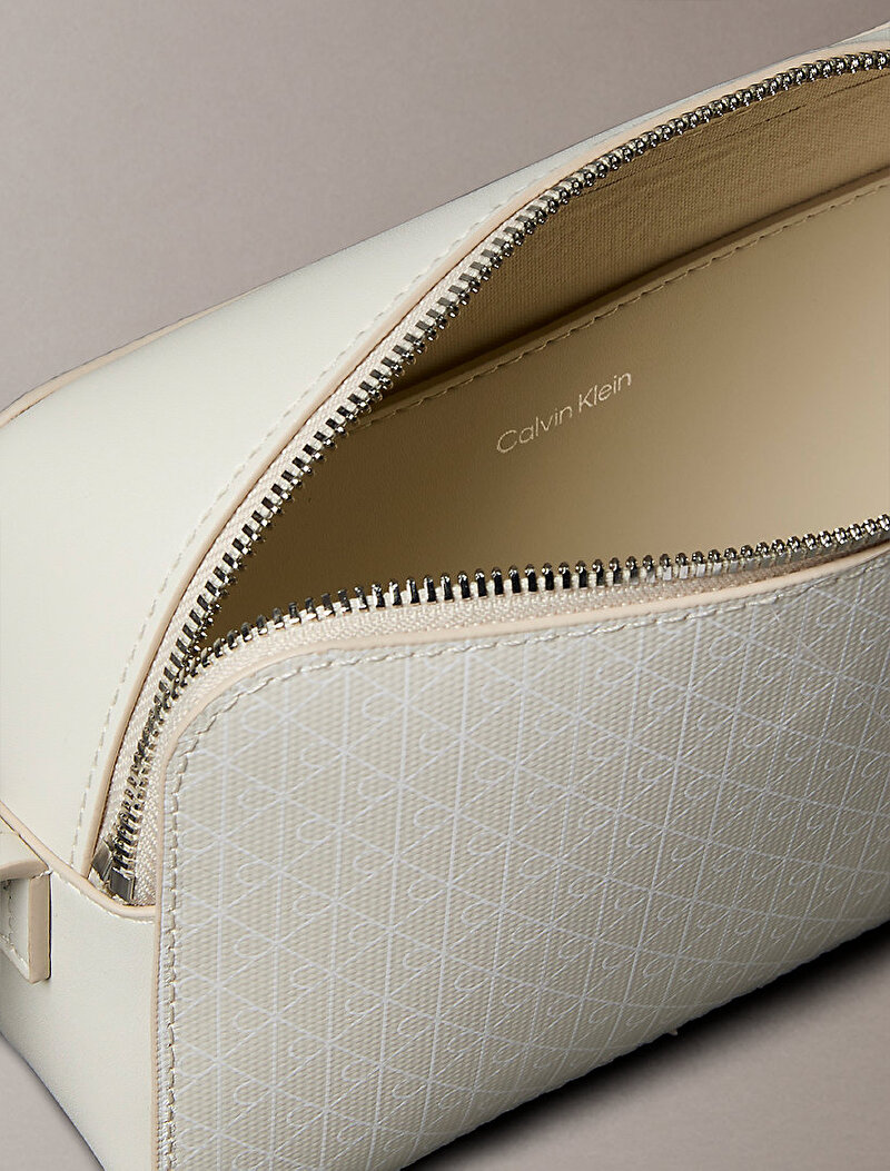 Calvin Klein Çok renkli Renkli Kadın Emblem Elongated Çapraz Çanta