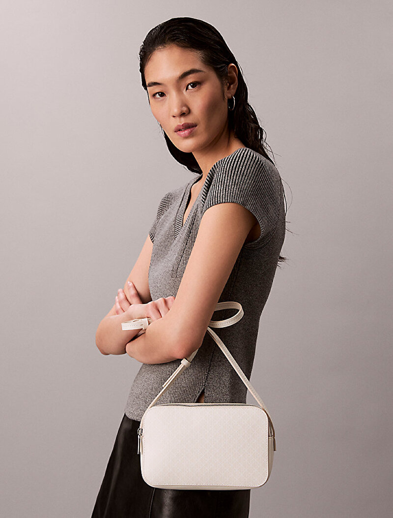 Calvin Klein Çok renkli Renkli Kadın Emblem Elongated Çapraz Çanta