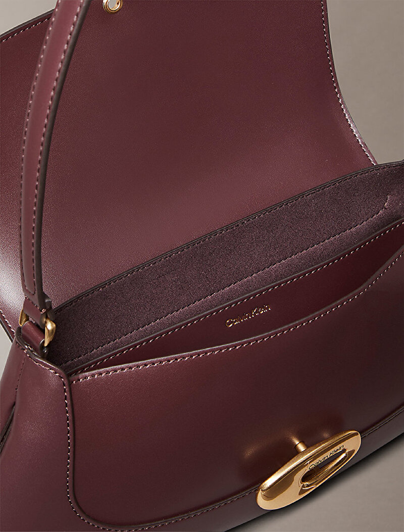 Calvin Klein Kırmızı Renkli Kadın Hardware Flap Omuz Çantası