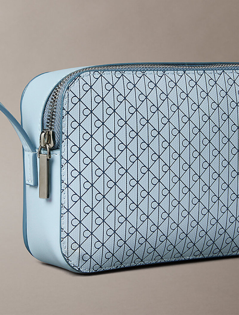 Calvin Klein Mavi Renkli Kadın Emblem Elongated Çapraz Çanta
