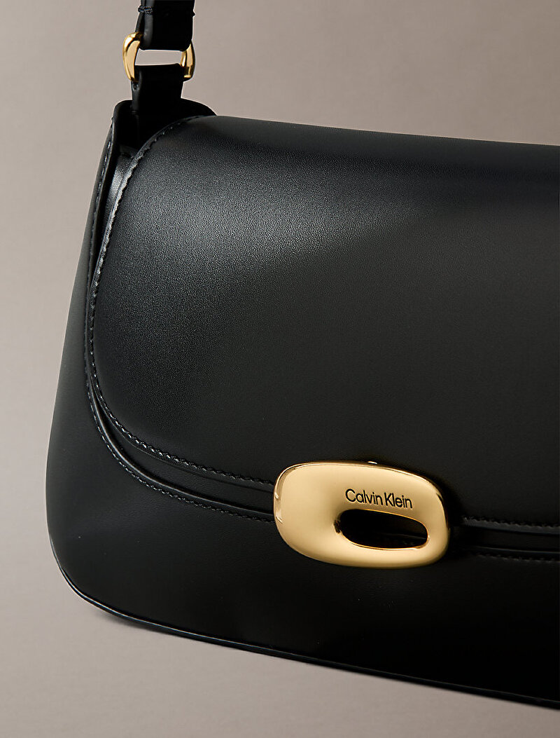 Calvin Klein Siyah Renkli Kadın Hardware Flap Omuz Çantası