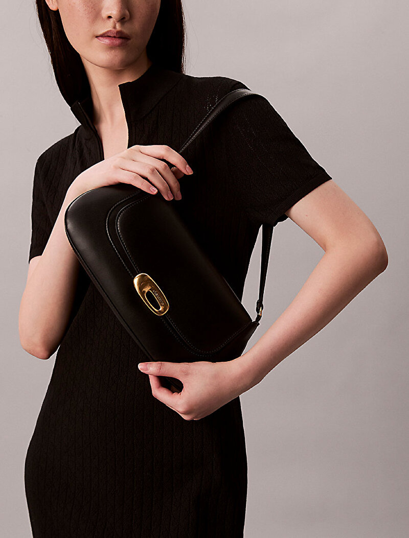 Calvin Klein Siyah Renkli Kadın Hardware Flap Omuz Çantası