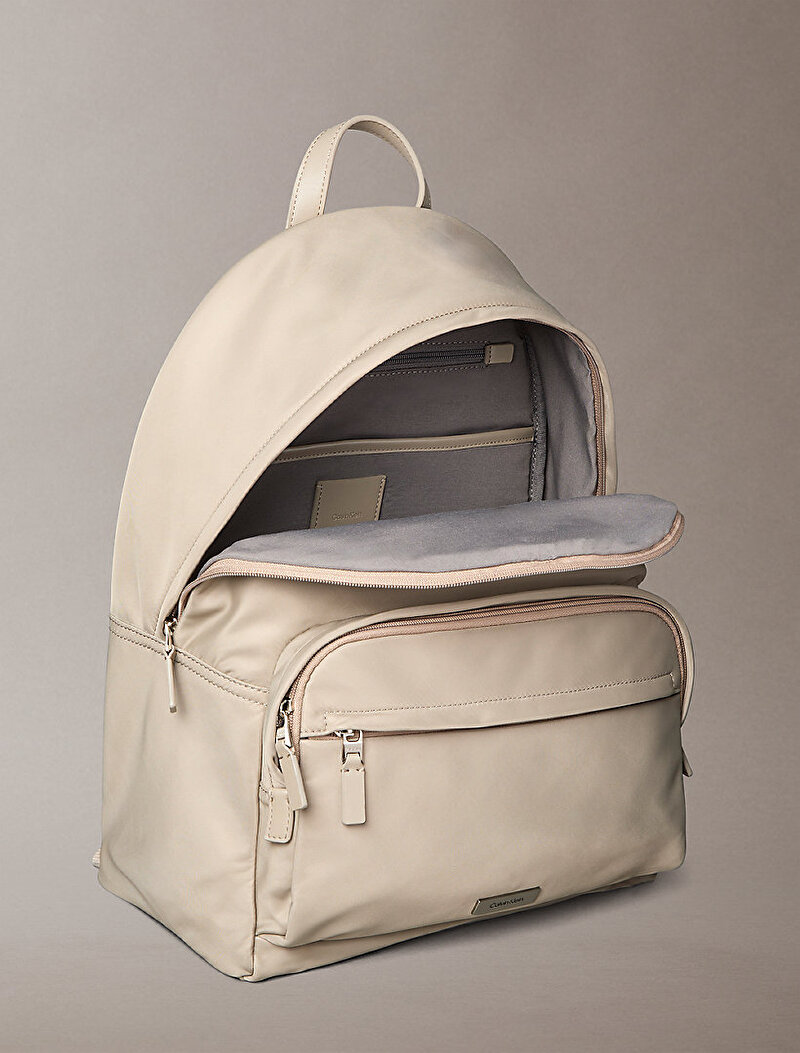 Calvin Klein Bej Renkli Erkek Sleek Round Sırt Çantası