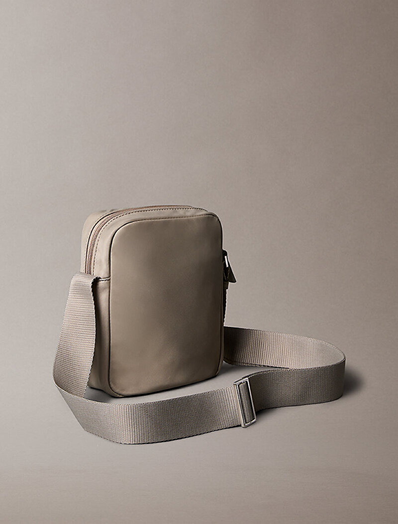 Calvin Klein Bej Renkli Erkek Sleek Reporter Çanta