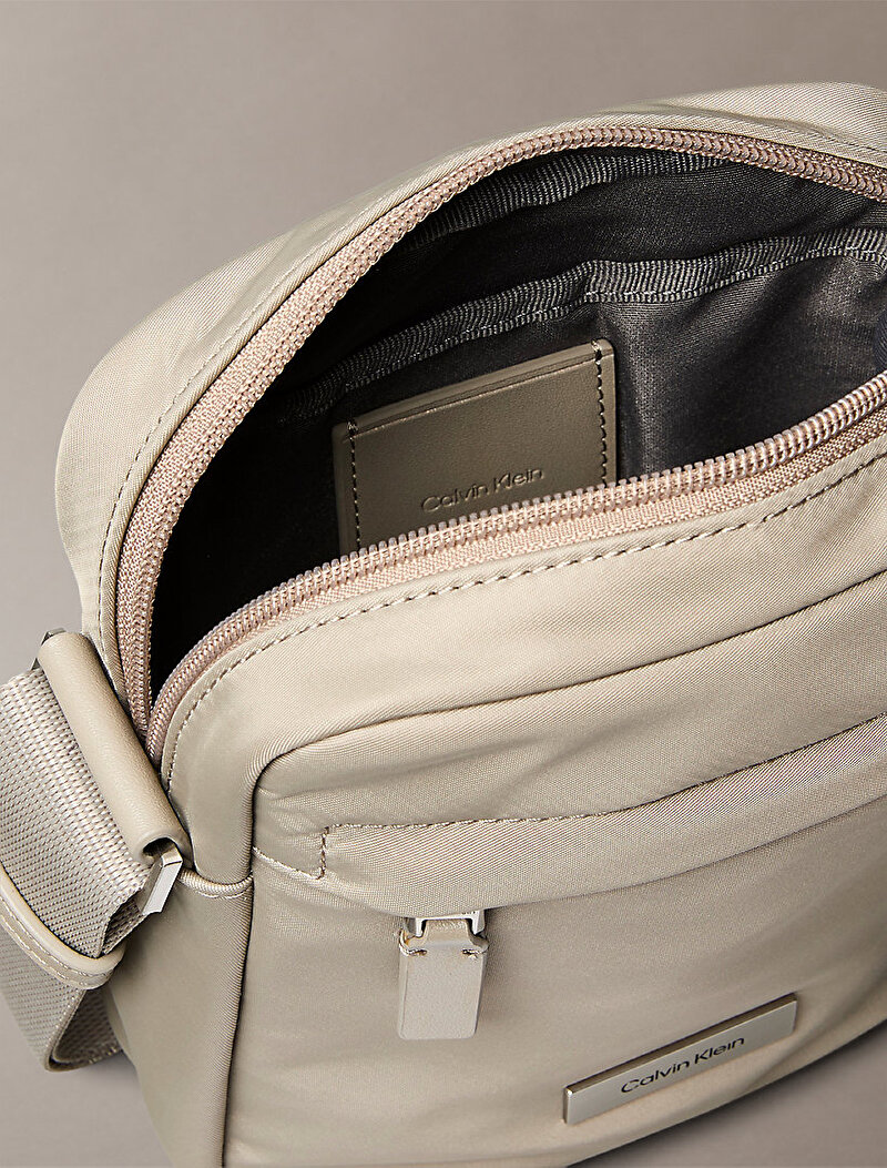 Calvin Klein Bej Renkli Erkek Sleek Reporter Çanta