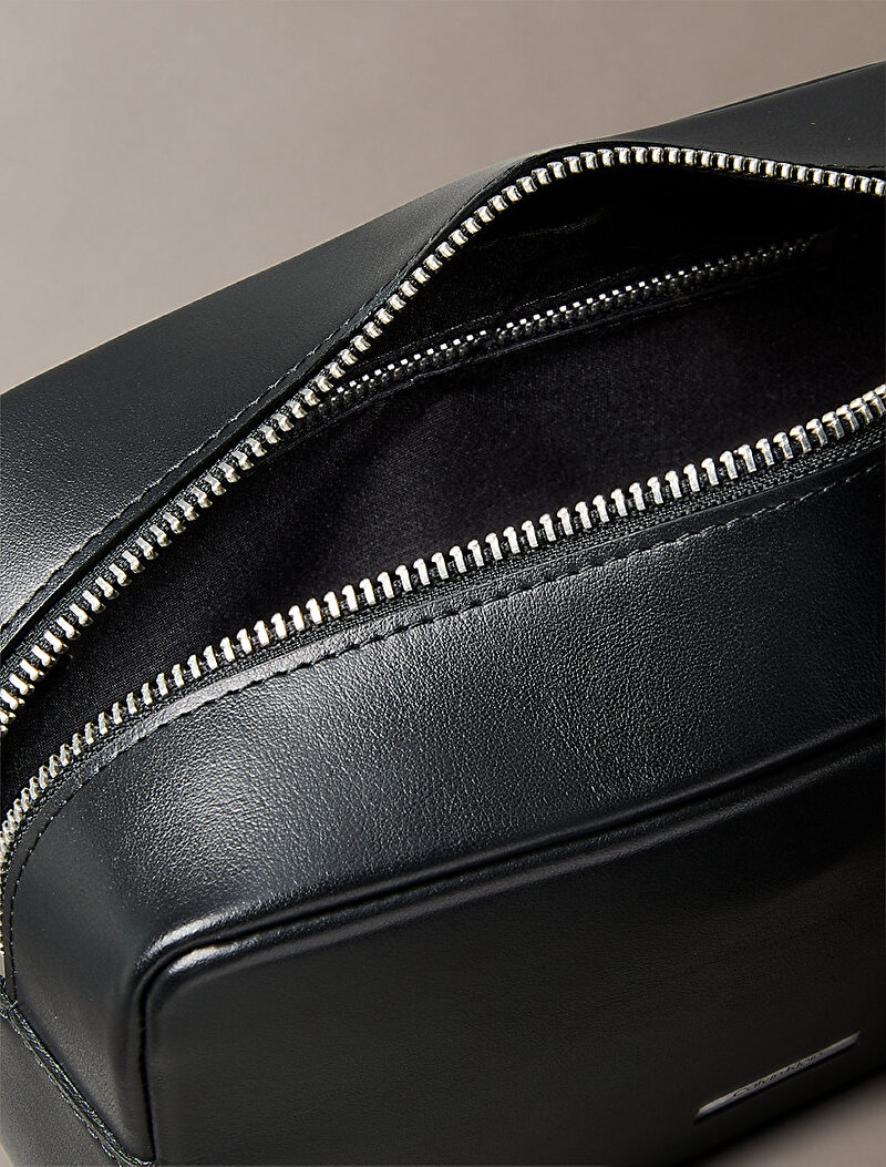 Calvin Klein Siyah Renkli Erkek Plaque Emboss Washbag