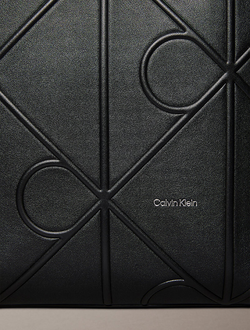 Calvin Klein Siyah Renkli Kadın Emblem Embossed Tote Çanta