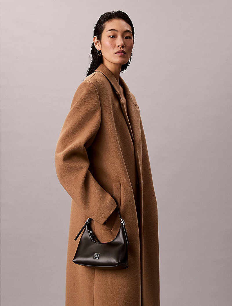 Calvin Klein Siyah Renkli Kadın Emblem Omuz Çantası