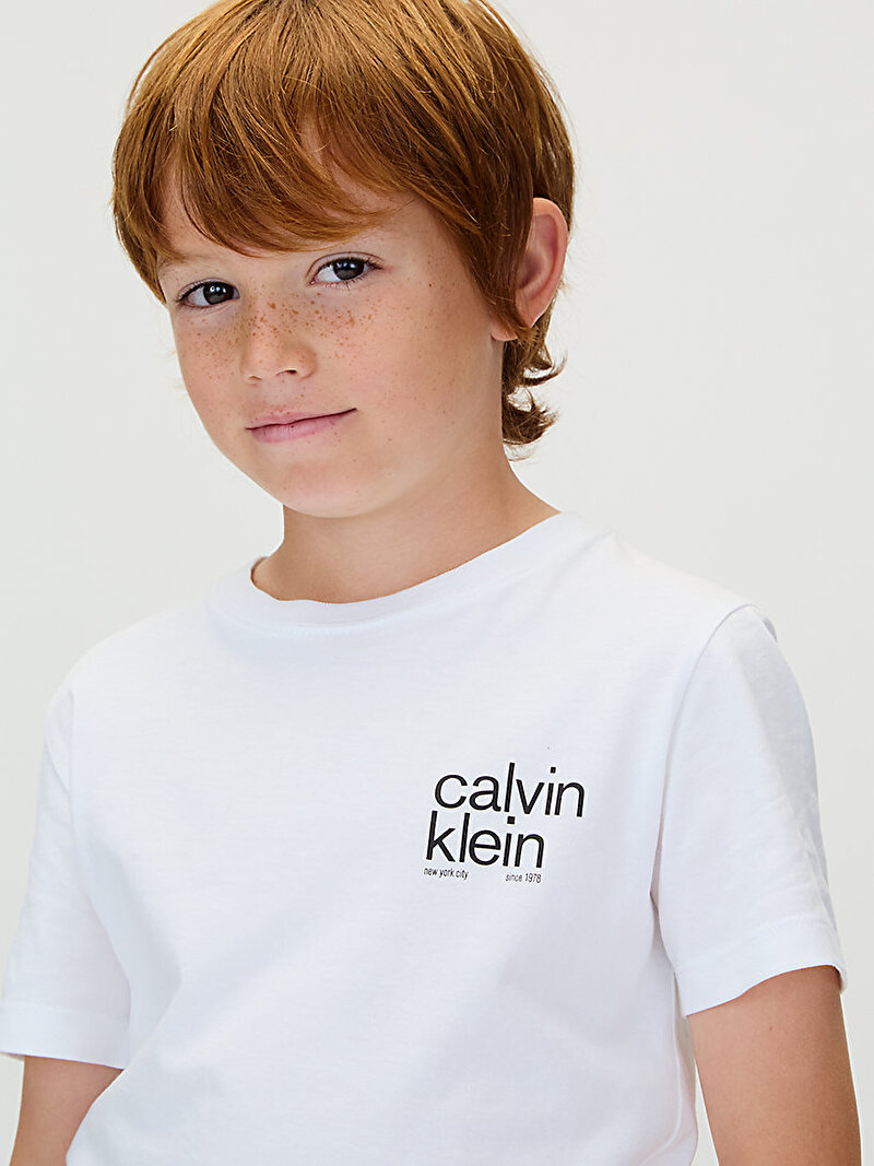 Calvin Klein Beyaz Renkli Erkek Çocuk Regular Small Graphic T-shirt