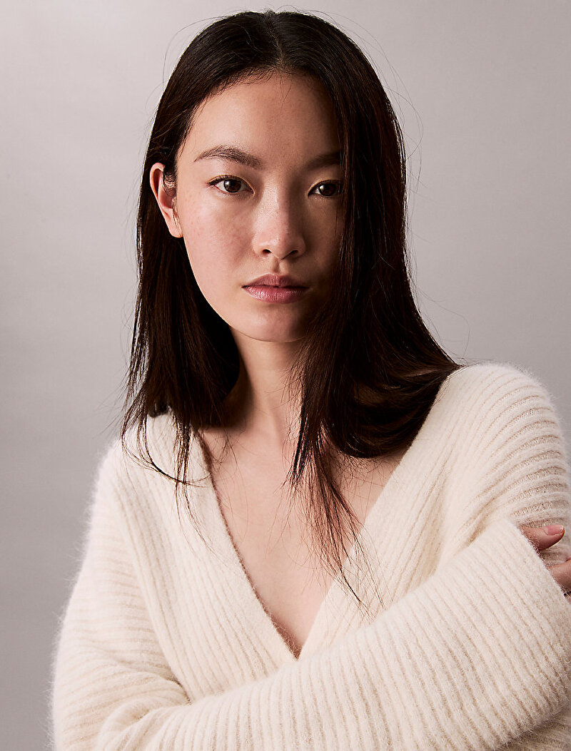 Calvin Klein Beyaz Renkli Kadın Long Sleeve Button Kazak