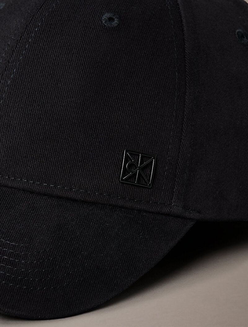 Calvin Klein Siyah Renkli Kadın Emblem Hardware Şapka