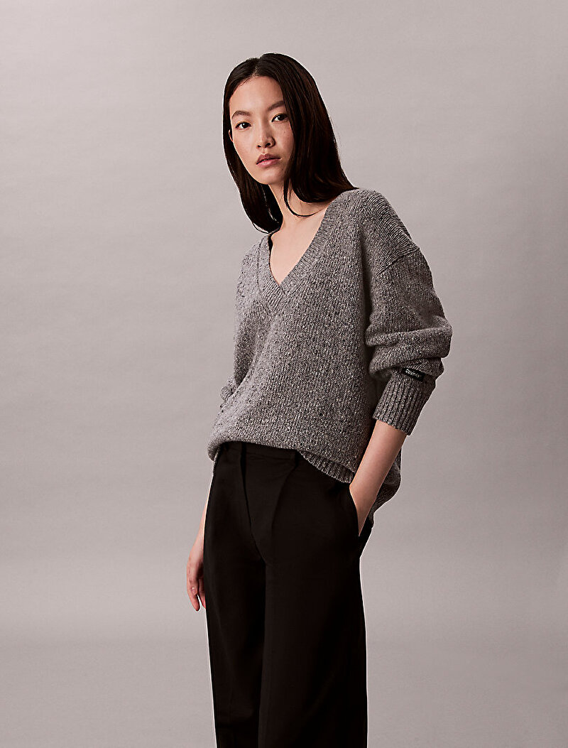 Calvin Klein Gri Renkli Kadın Chunky Neps V Yaka Kazak