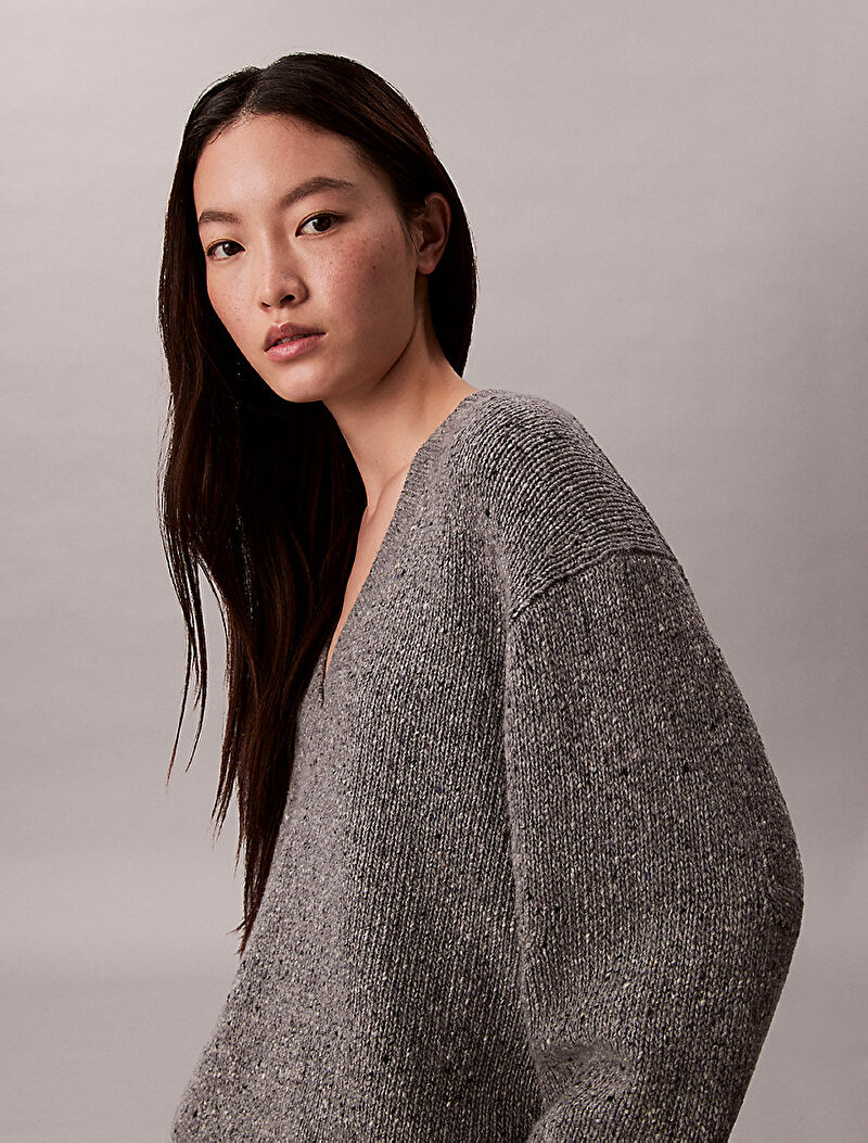 Calvin Klein Gri Renkli Kadın Chunky Neps V Yaka Kazak