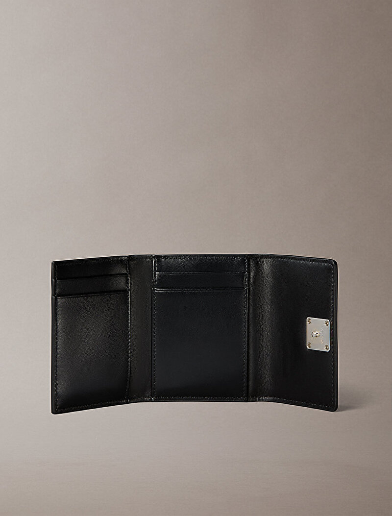 Calvin Klein Siyah Renkli Kadın Eemblem Medium Cüzdan