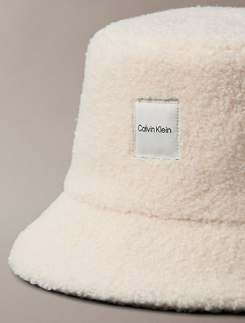 Calvin Klein Bej Renkli Kadın Boucle Patch Bucket Şapka