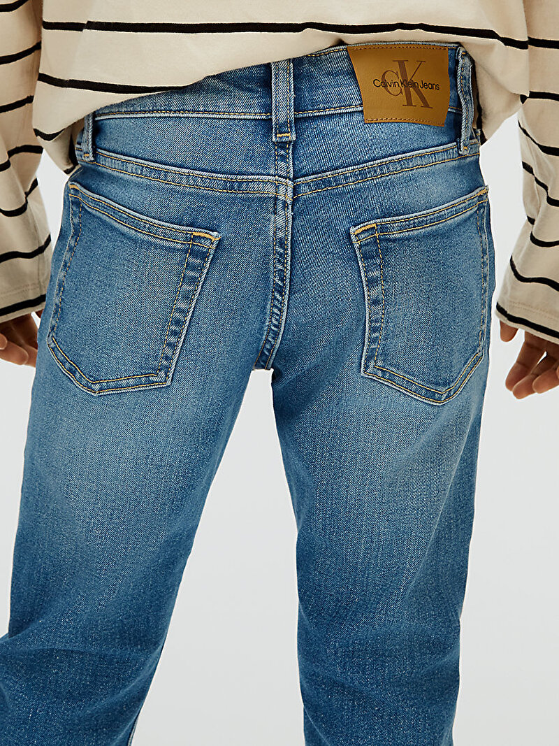 Calvin Klein Mavi Renkli Erkek Çocuk Essential Washed Blue Jean Pantolon