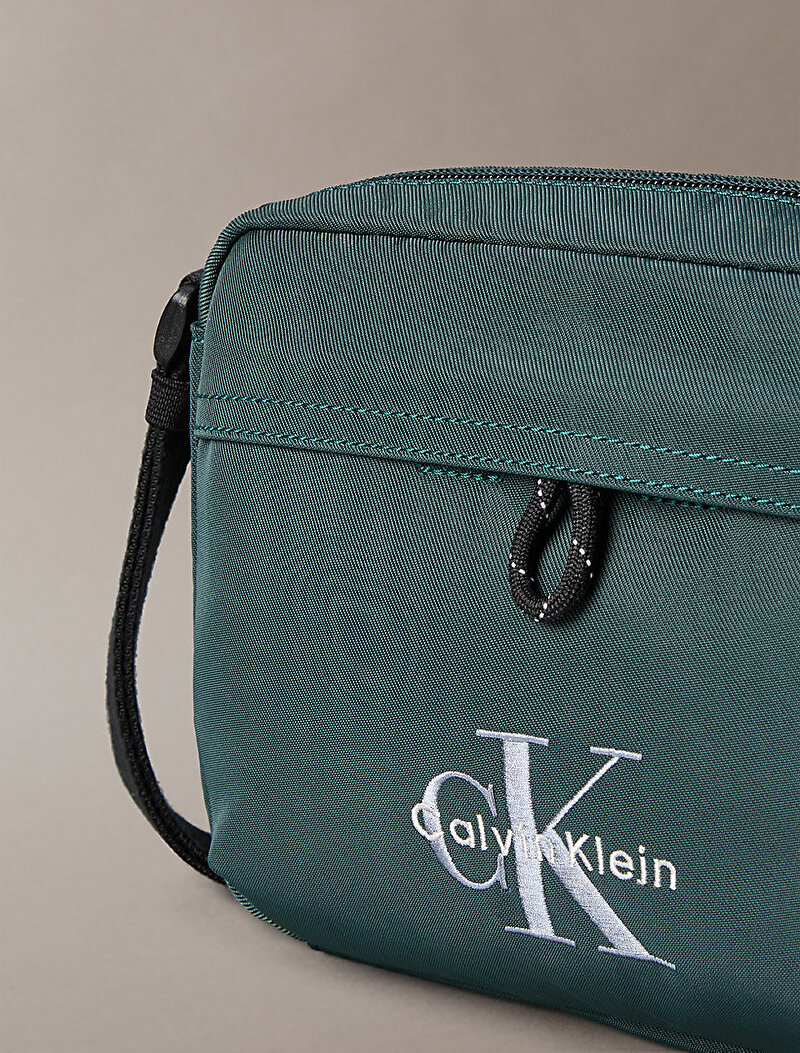 Calvin Klein Yeşil Renkli Erkek Bold Camera Çanta