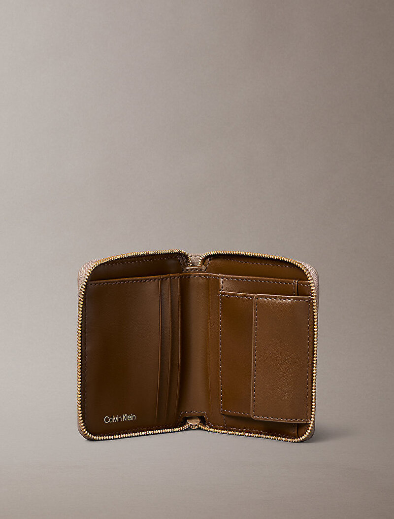 Calvin Klein Bej Renkli Kadın Emblem Square Cüzdan
