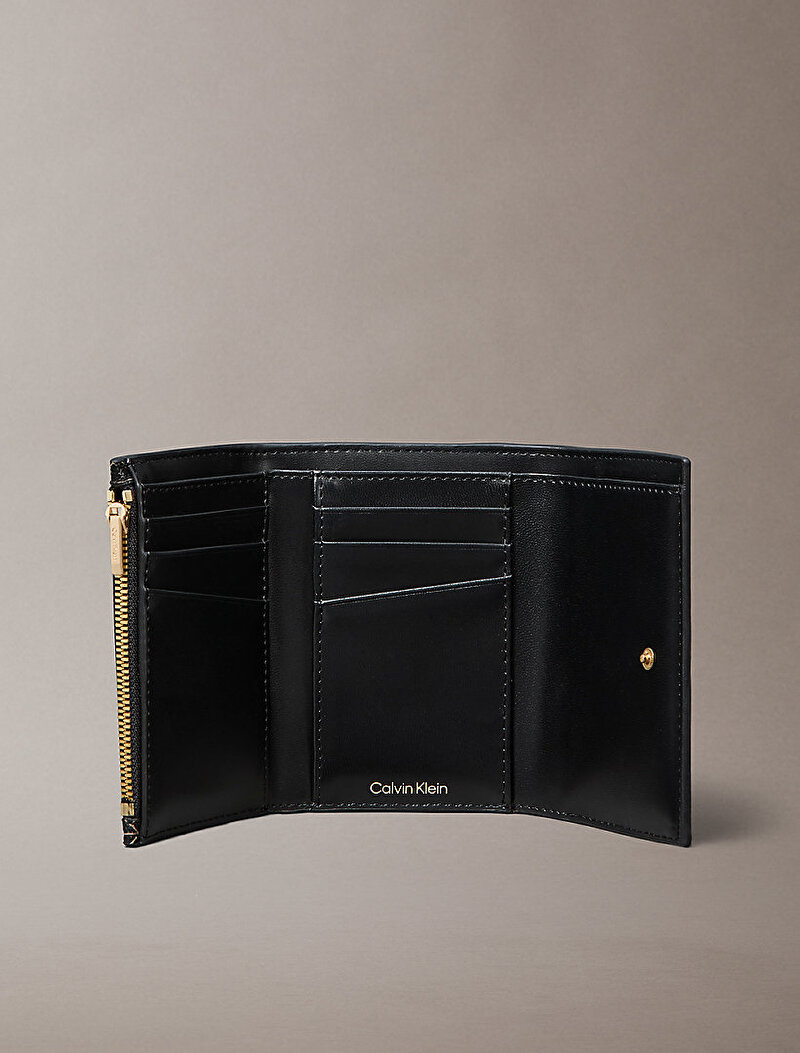 Calvin Klein Siyah Renkli Kadın Emblem Trifold Cüzdan