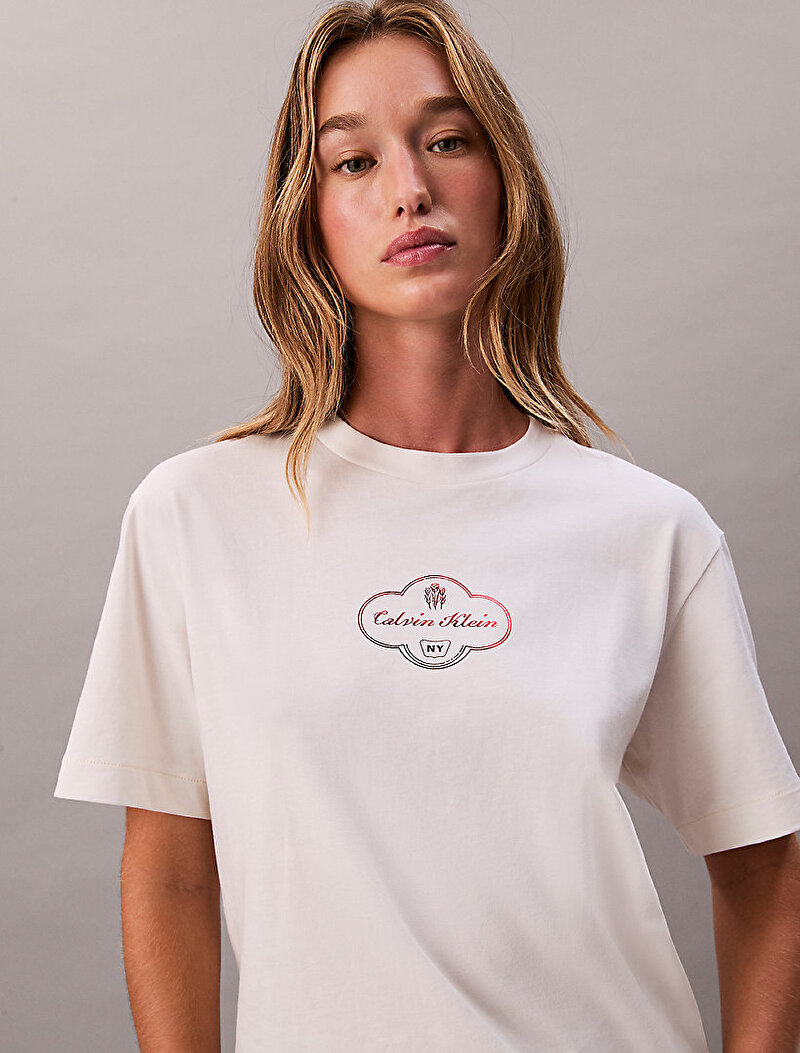 Calvin Klein Beyaz Renkli Kadın Boxy Coctail Logo T-shirt