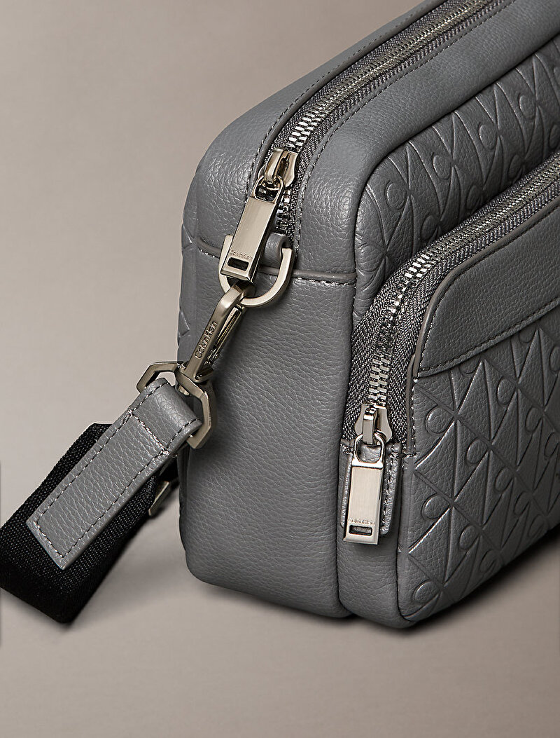 Calvin Klein Gri Renkli Erkek Emblem Çapraz Çanta