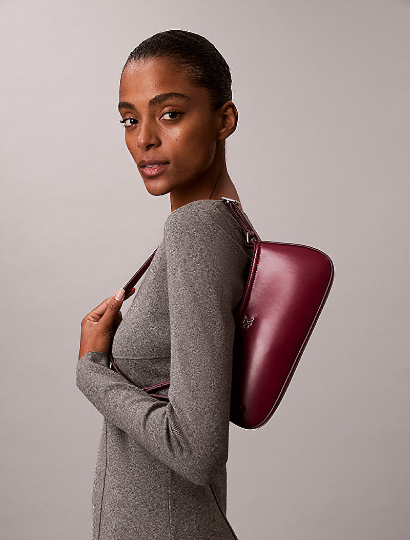 Calvin Klein Pembe Renkli Kadın Ck Small Omuz Çantası