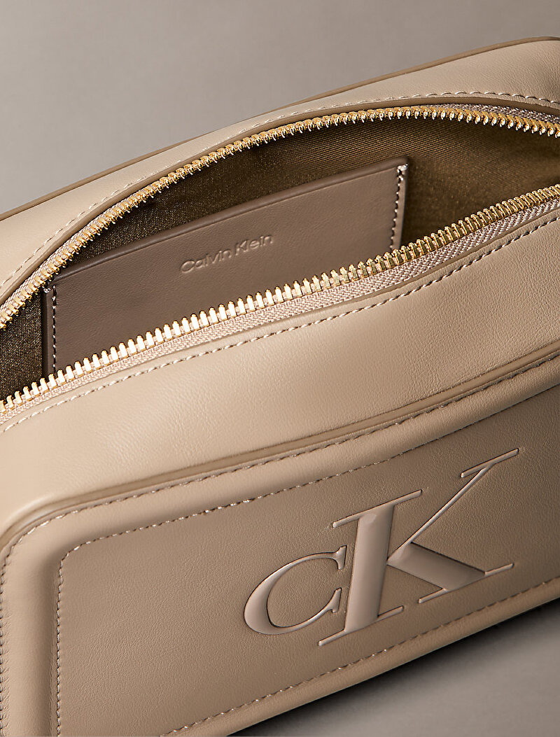 Calvin Klein Bej Renkli Kadın Bold Ck Camera Çantası